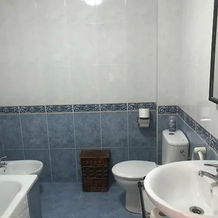 Bajo Con Jardin Y Piscina Casa Chloe