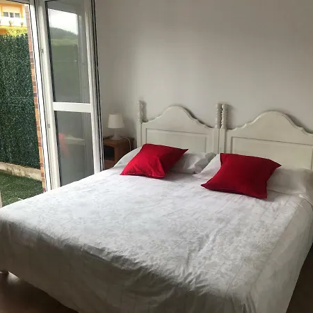 Bajo Con Jardin Y Piscina Casa Chloe * Beranga